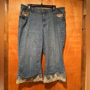 Faded Glory Capris With Rolled Lace Cuffs Size 20